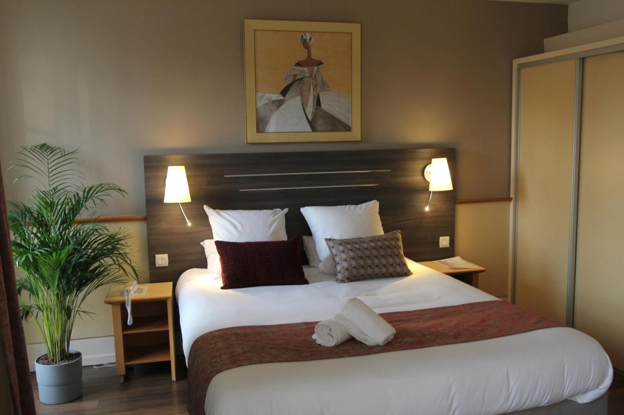 Hotel Cerise - Les Sources Люксойл-ле-Бан Екстериор снимка
