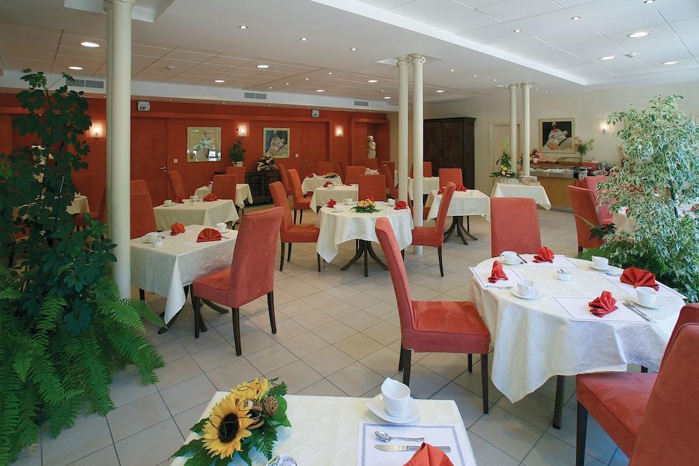 Hotel Cerise - Les Sources Люксойл-ле-Бан Екстериор снимка