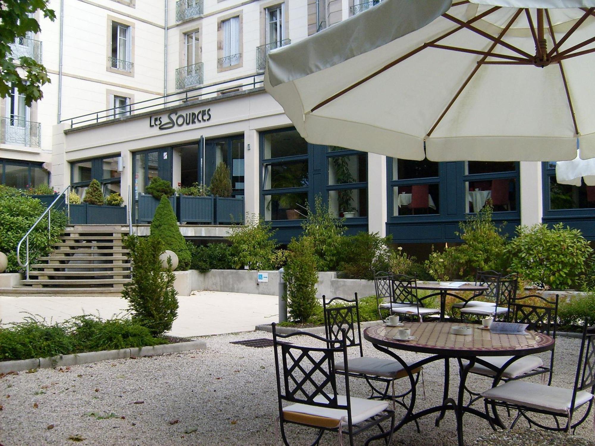 Hotel Cerise - Les Sources Люксойл-ле-Бан Екстериор снимка