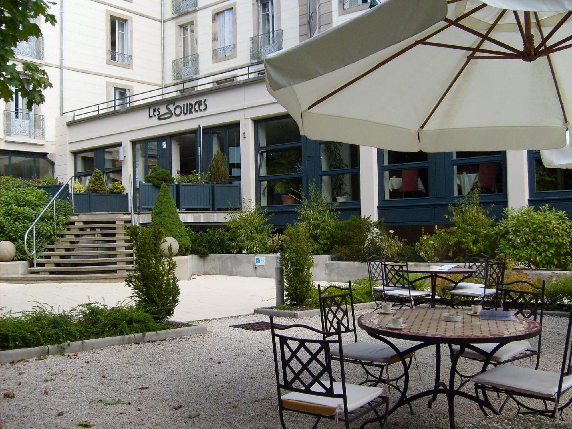 Hotel Cerise - Les Sources Люксойл-ле-Бан Екстериор снимка