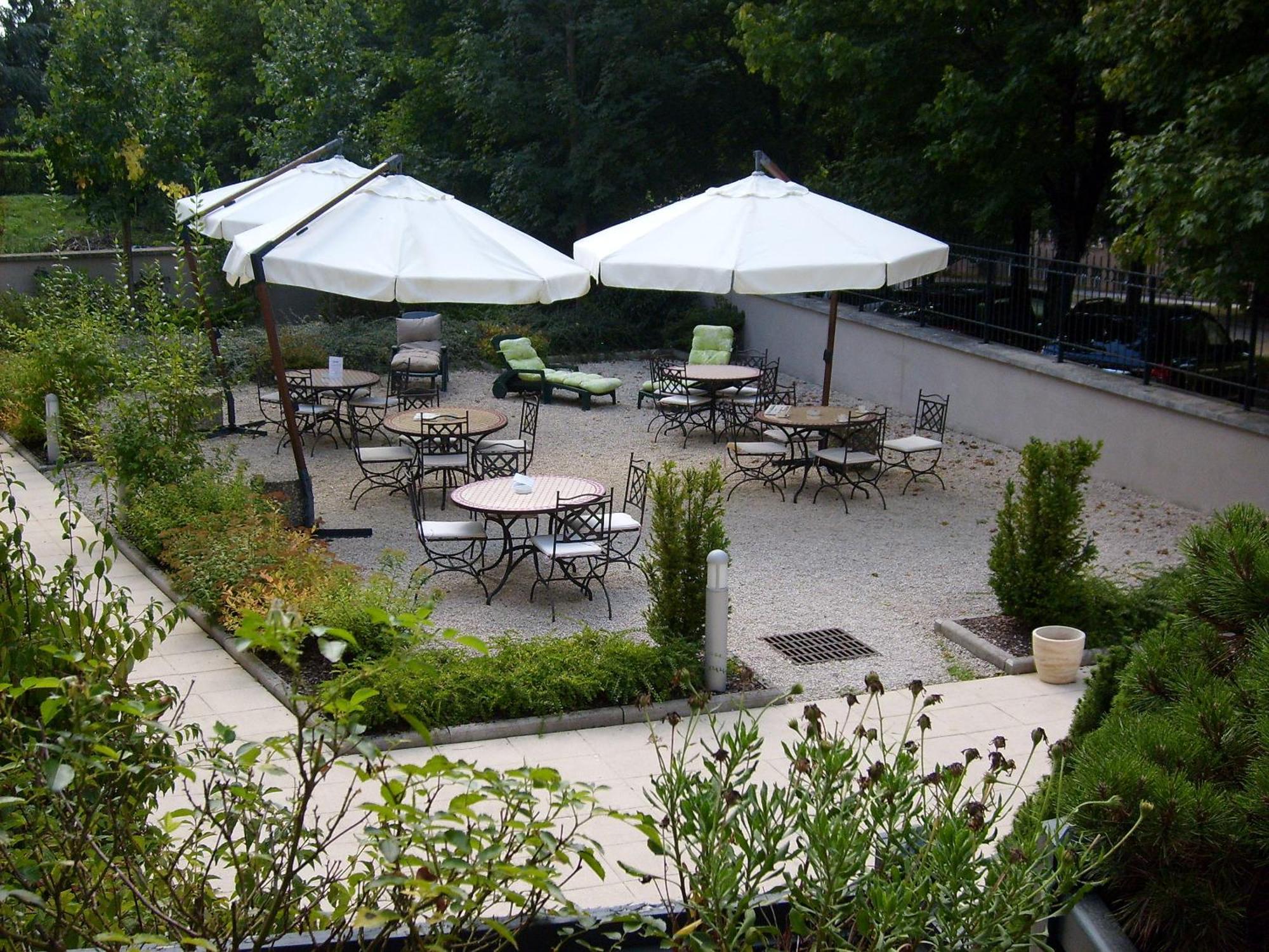 Hotel Cerise - Les Sources Люксойл-ле-Бан Екстериор снимка